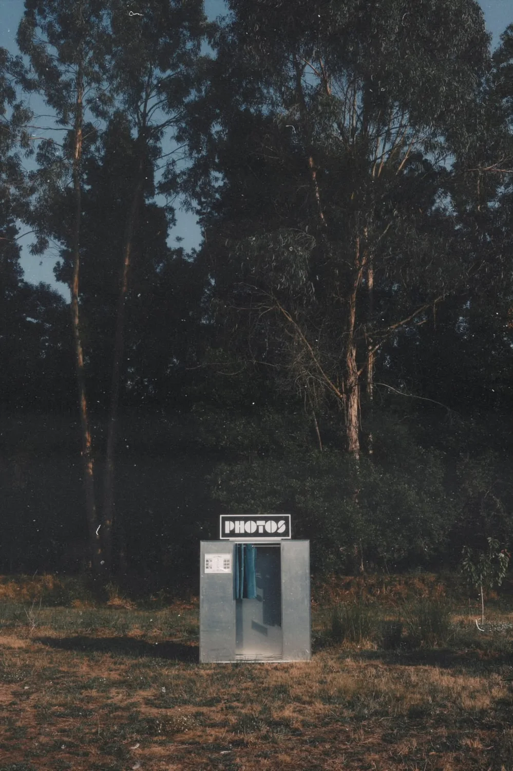 Retromat photobooth in a Portuguese landscape